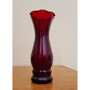 Vintage Anchor‎ Hocking Royal Ruby Red Cranberry Ombre Vase Scalloped Edges 6"